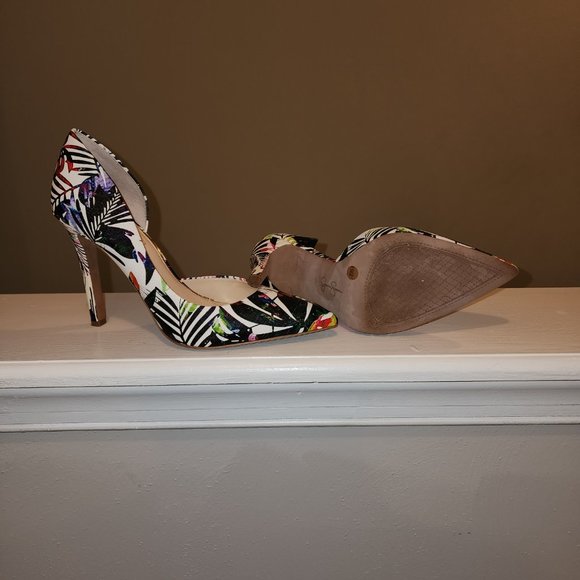 Gently used shoes - Picture 4 of 6